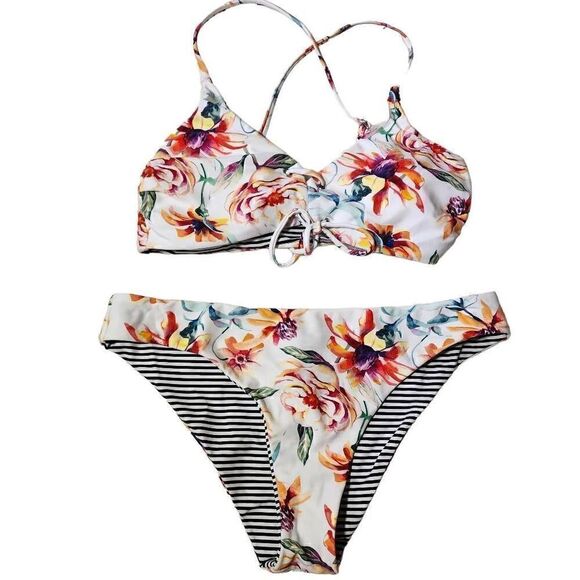 Cupshe Women's Floral Reversible Bikini Set Size Small - Picture 1 of 11